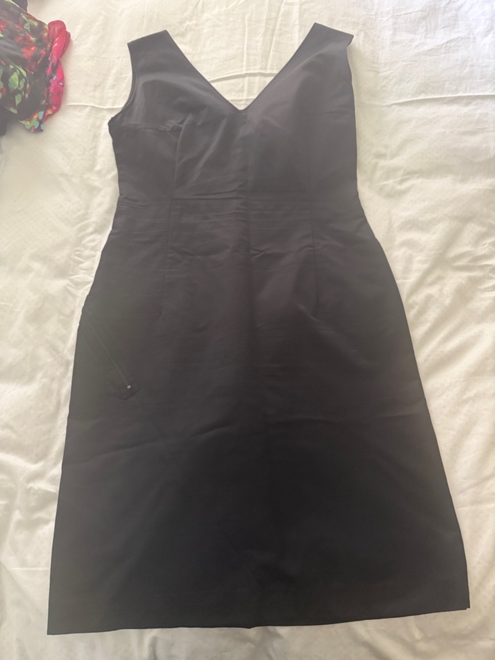 Elegant Black V-Neck Midi Sheath Dress